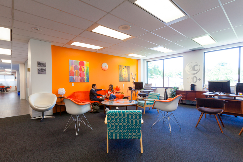 EC Toronto 30 plus English school lounge