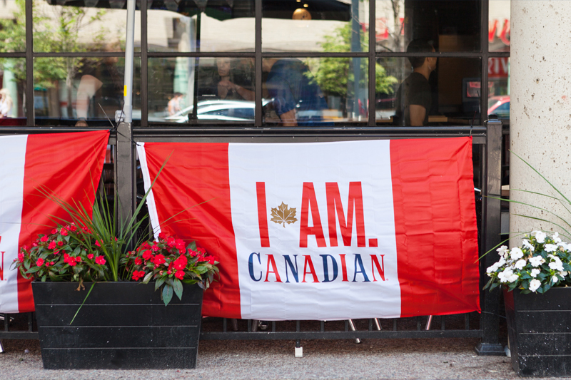 Canadian flag in Toronto - EC English Experience
