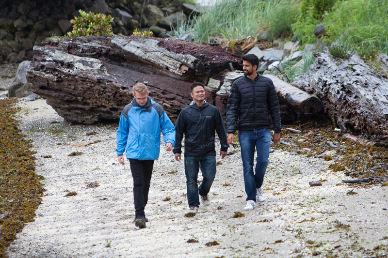 EC language students hiking in Vancouver
