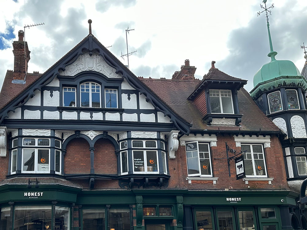 EC Cambridge English School