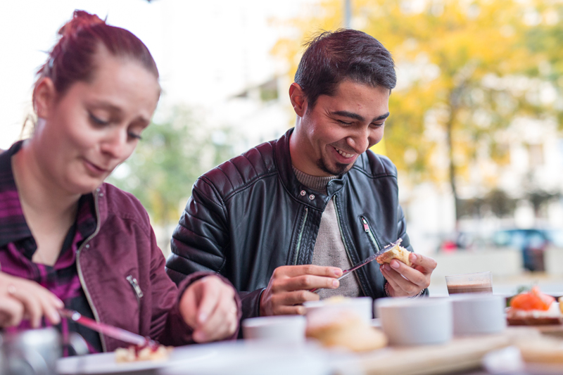 EC English Students having breakfast in London before heading to their English course